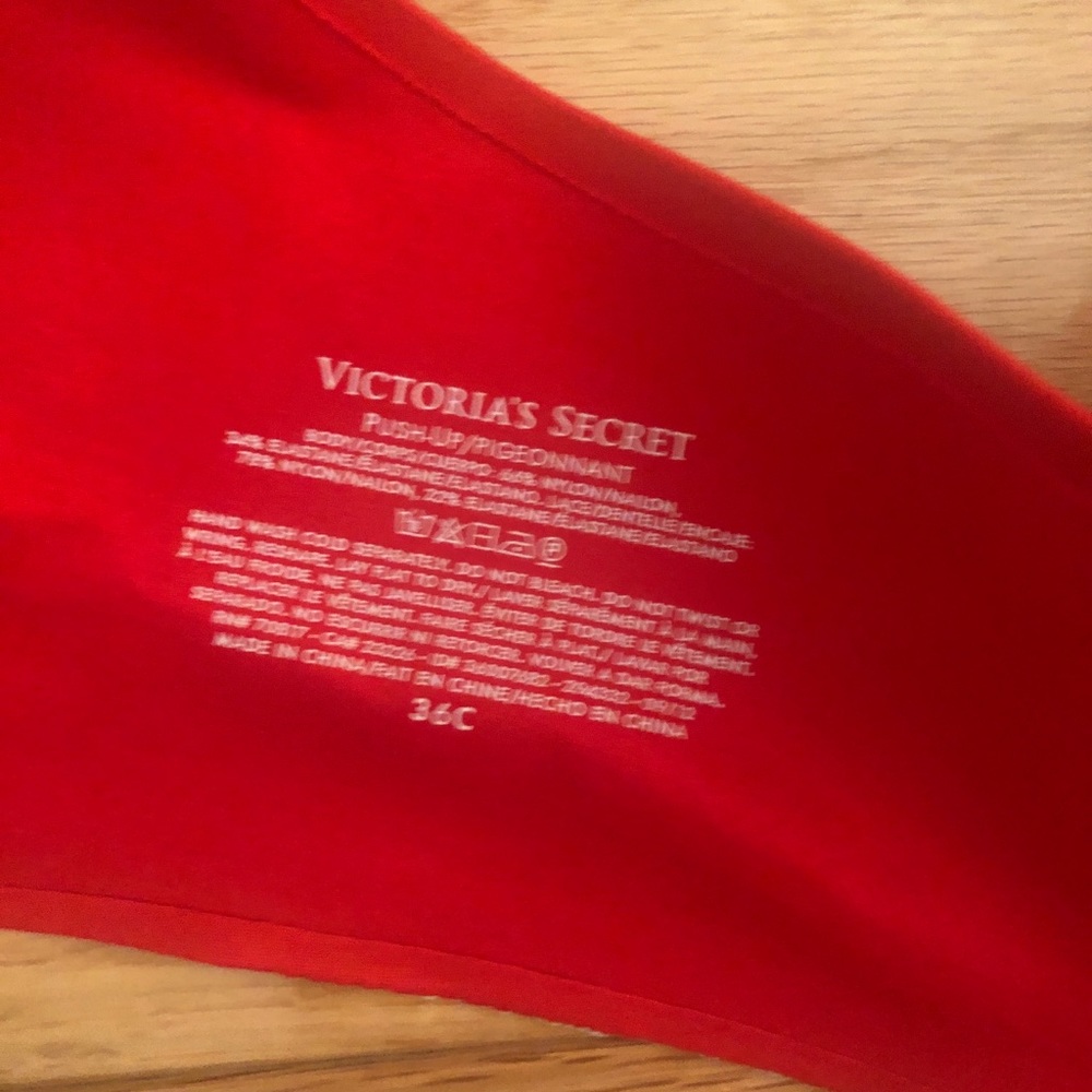 (2)Victoria Secret bras - Picture 6 of 6